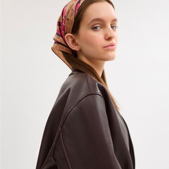 NWT Coach Signature Bow Print Silk Bandana CZ527 in Tan pink - Picture 2 of 6